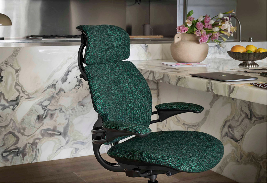 Freedom Headrest en textile Kvadrat Vanir avec cadre graphite