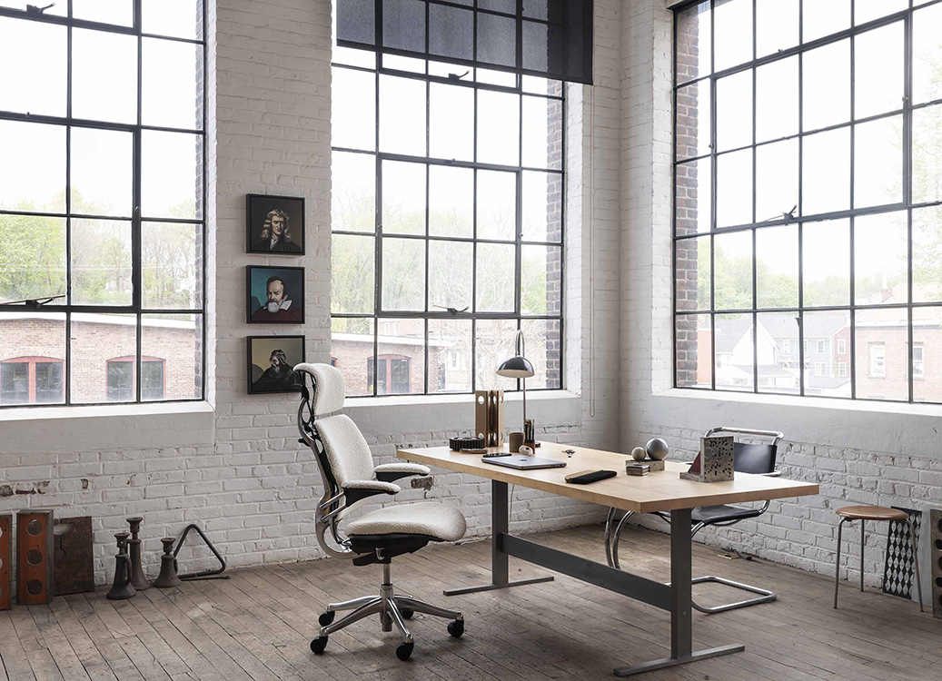 Freedom Task en textile Kvadrat Elle avec cadre en aluminium poli
